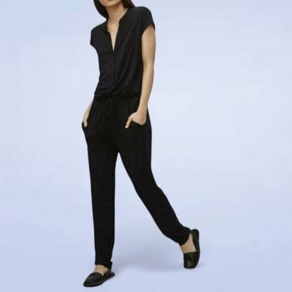 Aritzia Babaton Donnie Black Short Sleeve Jumpsuit - Size Large - Picture 1 of 12